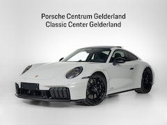 Porsche 911 - Carrera 4 GTS