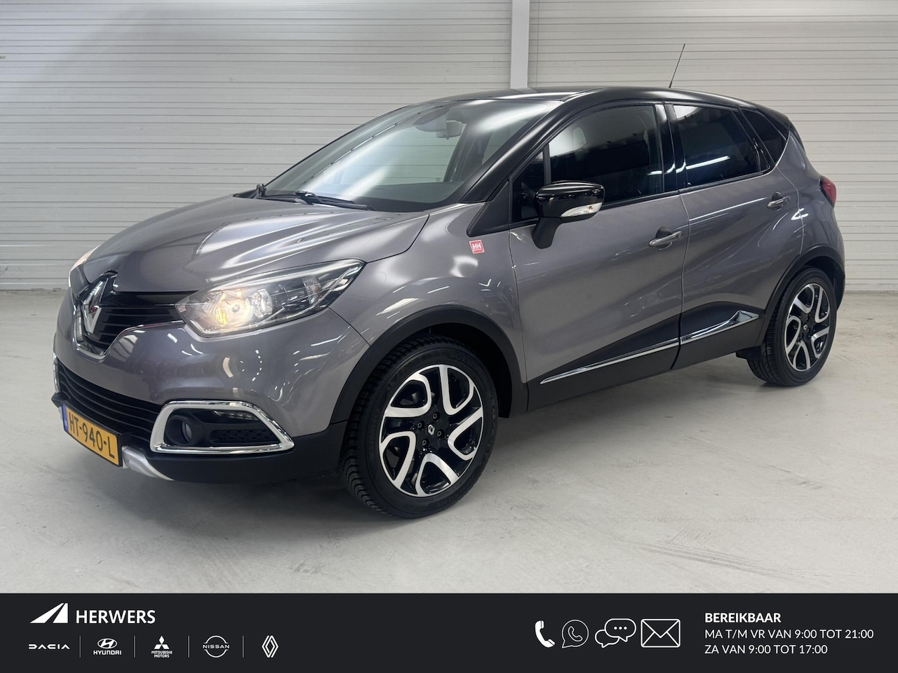 Renault Captur - 0.9 TCe Helly Hansen / Dealer Onderhouden / Navigatie / Trekhaak 1200 KG / All Seasonbande - AutoWereld.nl