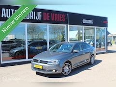 Volkswagen Jetta - 1.4 TSI Aut Highline Leder/18Inch/Navi/ECC
