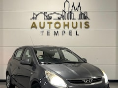 Hyundai i20 - 1.4i DynamicVersion Nap Automaat Airco 5Deurs Aux Isofix