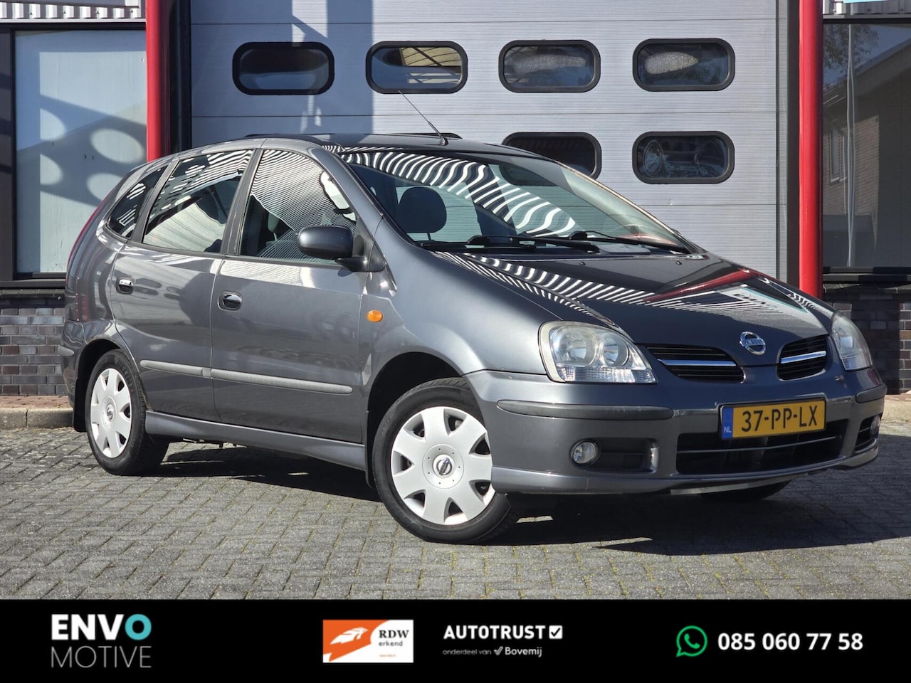 Nissan Almera Tino - 1.8 Airco/Navi/Camera/Trekhaak - AutoWereld.nl