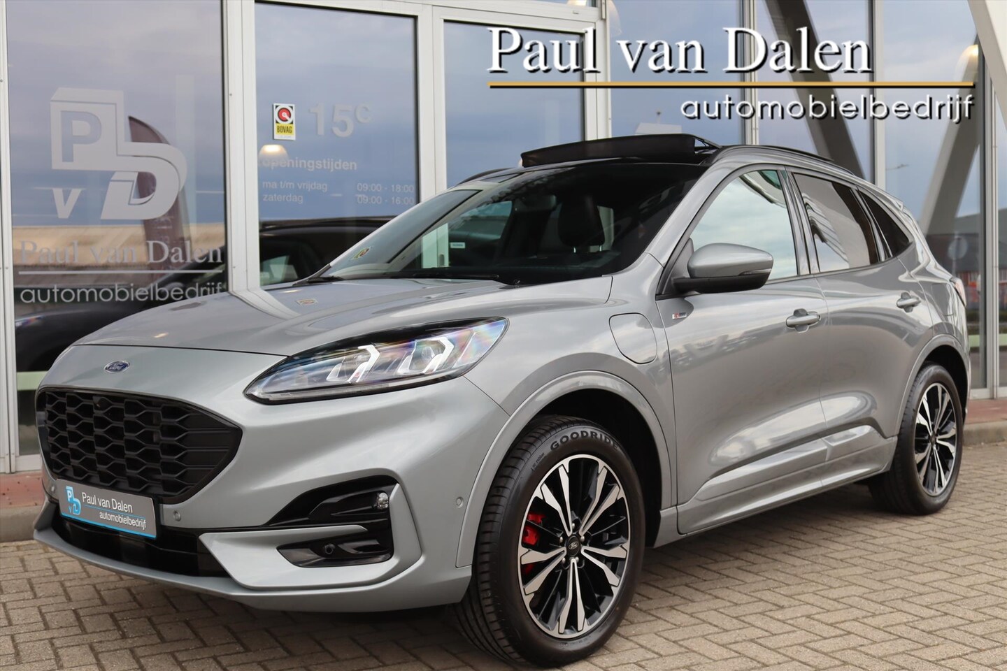 Ford Kuga - 2.5 PHEV 225PK AUTOMAAT ST-LINE X Panodak | Navi | Head Up | Winter/Driver/Technology/Styl - AutoWereld.nl