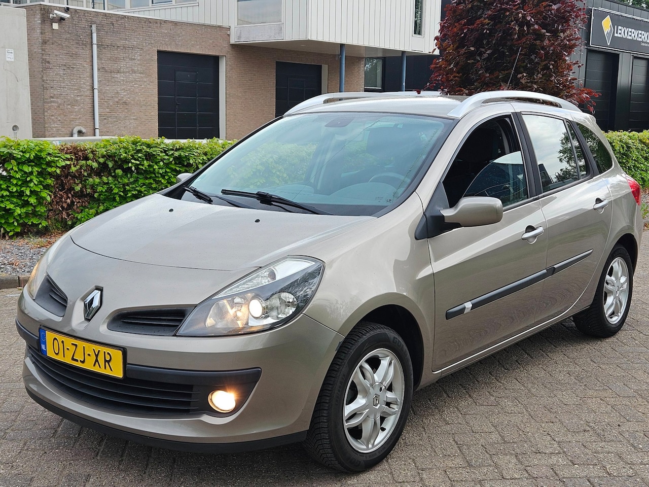 Renault Clio Estate - 1.6-16V Dynamique 1.6-16V Dynamique Nieuwe apk - AutoWereld.nl