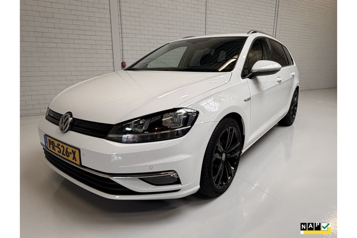 Volkswagen Golf Variant - 1.5 TSI Highline | DSG | Pano | Virtual Dash | Navi Full Map - AutoWereld.nl
