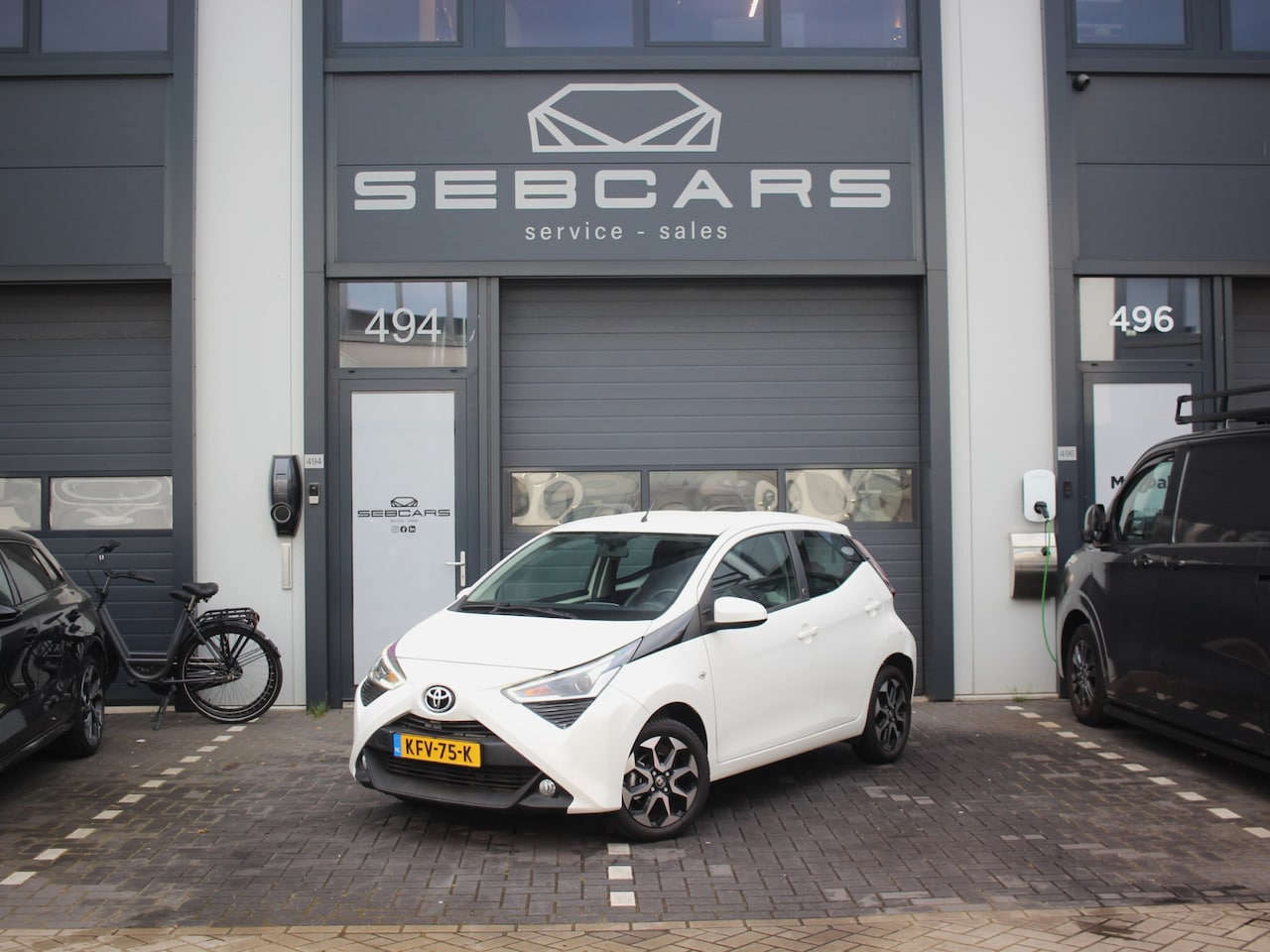 Toyota Aygo - 1.0 VVT-i x-play CARPLAY, CAMERA, AUTOMAAT, BTW AUTO - AutoWereld.nl