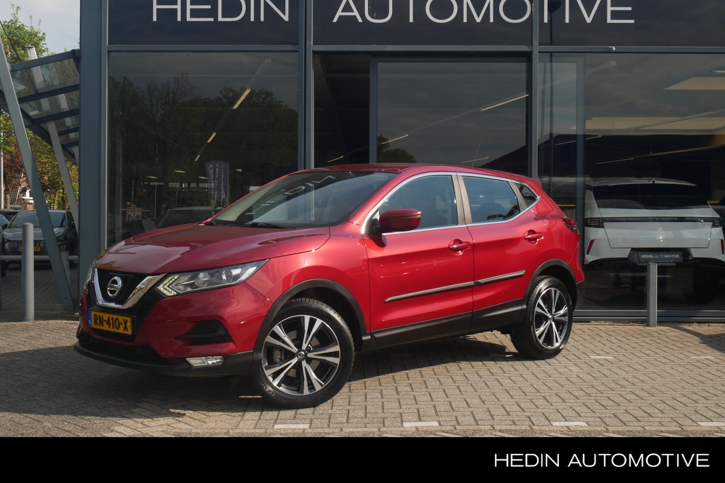Nissan Qashqai - 1.6 Acenta | 1500KG Trekgewicht! | Parkeersensoren V+A | Trekhaak | All season banden | Cl - AutoWereld.nl