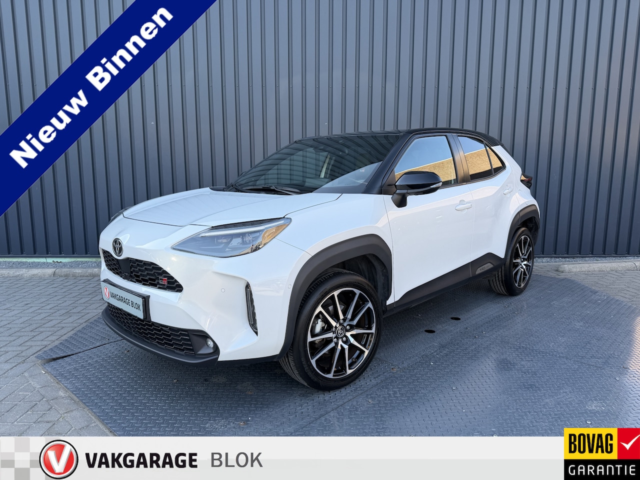 Toyota Yaris Cross - 1.5 Hybrid GR Sport / Bi tone | 360 camera | JBL | Head-up | Rijklaar!!! - AutoWereld.nl