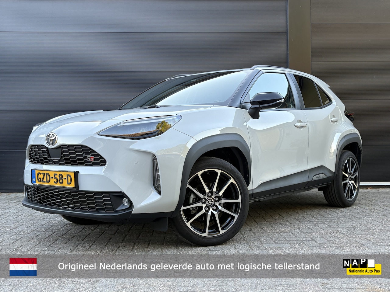Toyota Yaris Cross - 1.5 Hybrid 130 GR Sport | Facelift | Dynamic Grey | Blindspot | Navi | NL-auto - AutoWereld.nl