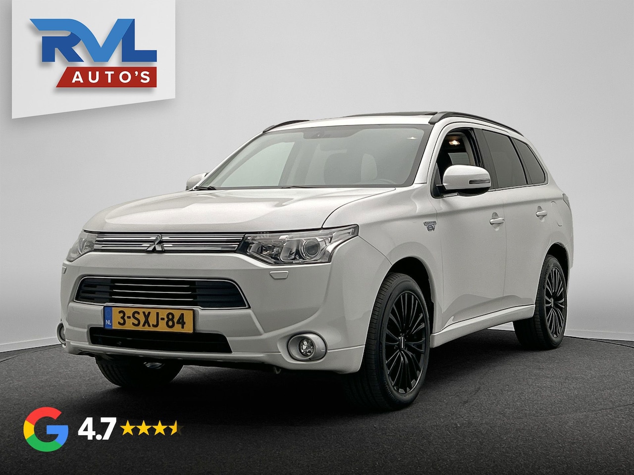 Mitsubishi Outlander - 2.0 PHEV instyle | Pano/Dak | Trekhaak | Leder | Origineel NL - AutoWereld.nl
