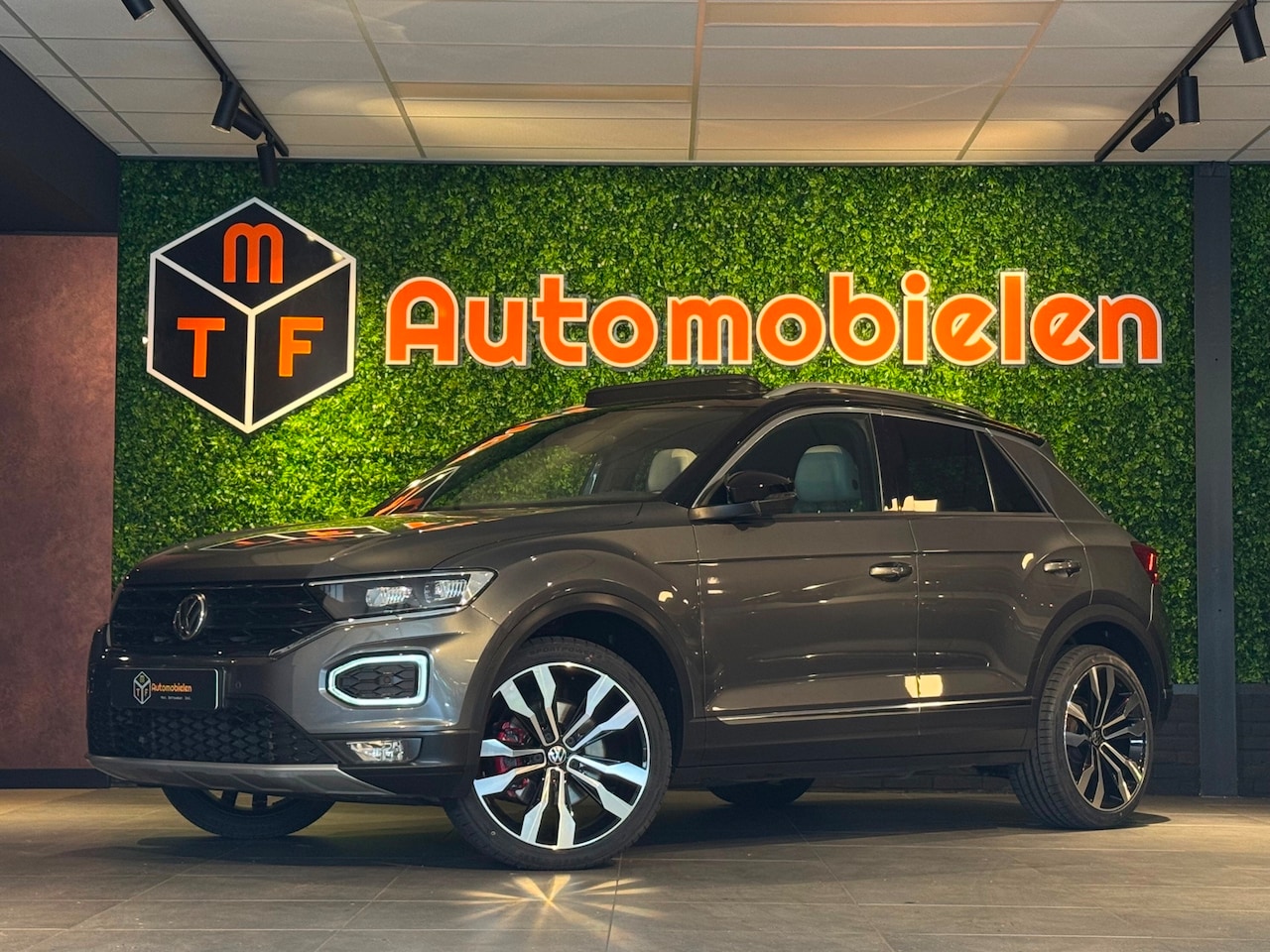 Volkswagen T-Roc - 2.0 TSI 4Motion 190 PK |PANO|VIRTUAL|BEATS|PROPVOL|TREKHAAK - AutoWereld.nl