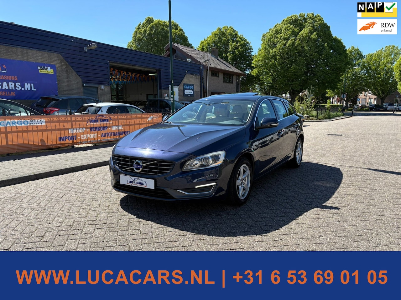 Volvo V60 - 1.6 D2 Summum Aut 2X SLEUTEL + BOEKJES! - AutoWereld.nl