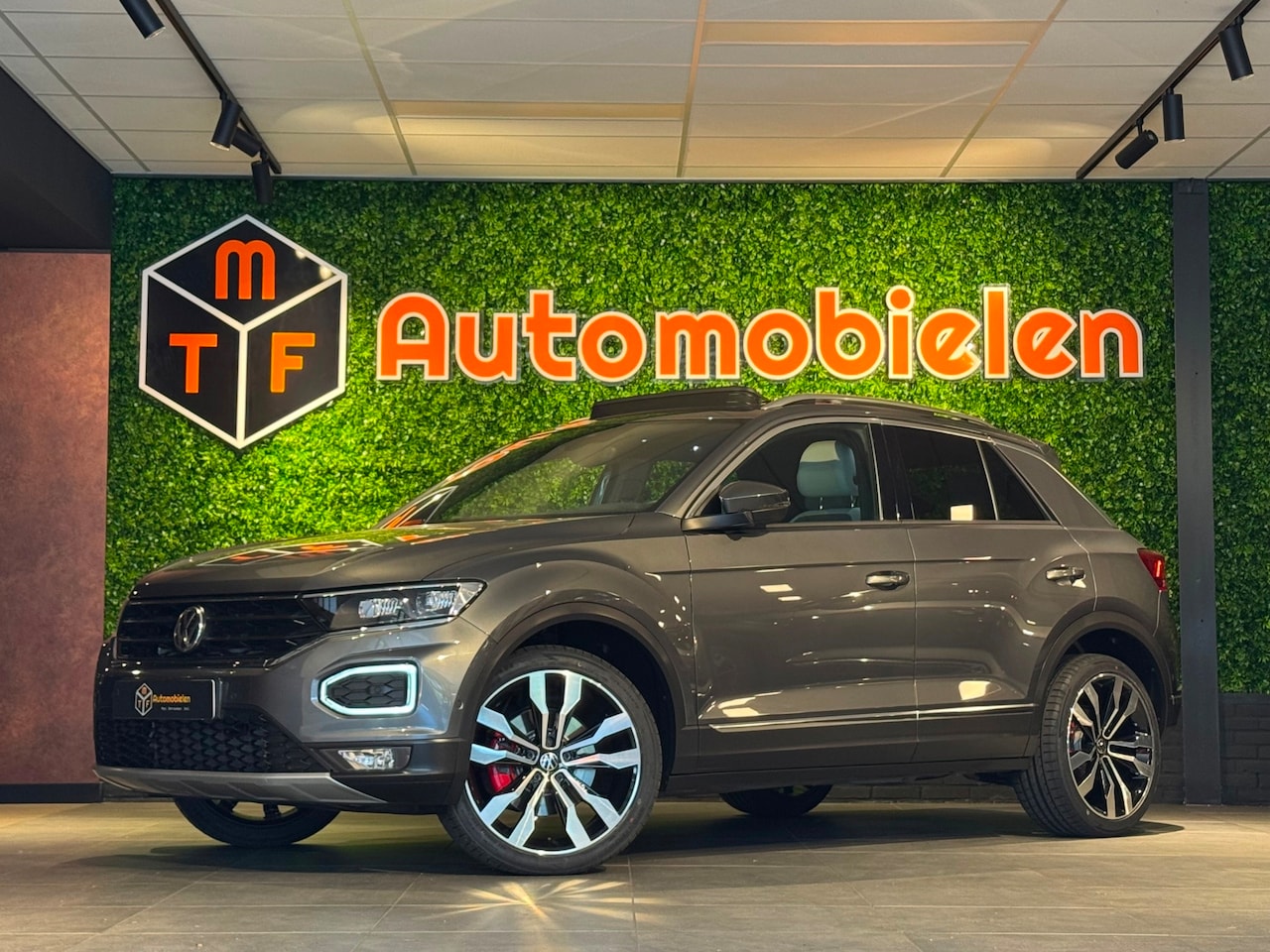 Volkswagen T-Roc - 2.0 TSI 4Motion 190 PK |PANO|VIRTUAL|BEATS|PROPVOL|TREKHAAK - AutoWereld.nl