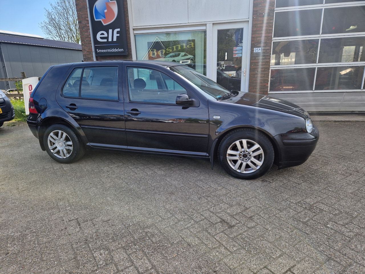 Volkswagen Golf - 1.6-16V Clima - Cruise - Trekhaak - Apk 28-04-2027 !! - AutoWereld.nl