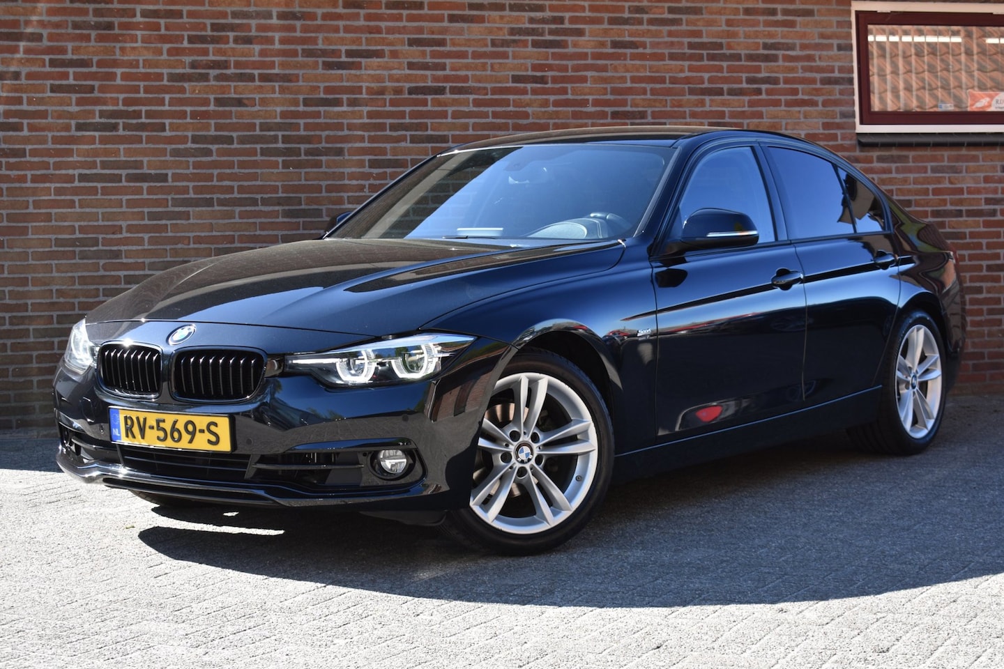 BMW 3-serie - 320d EDE Corporate Lease High Executive '18 LED Leder Navi Clima Cruise Inruil mogelijk - AutoWereld.nl