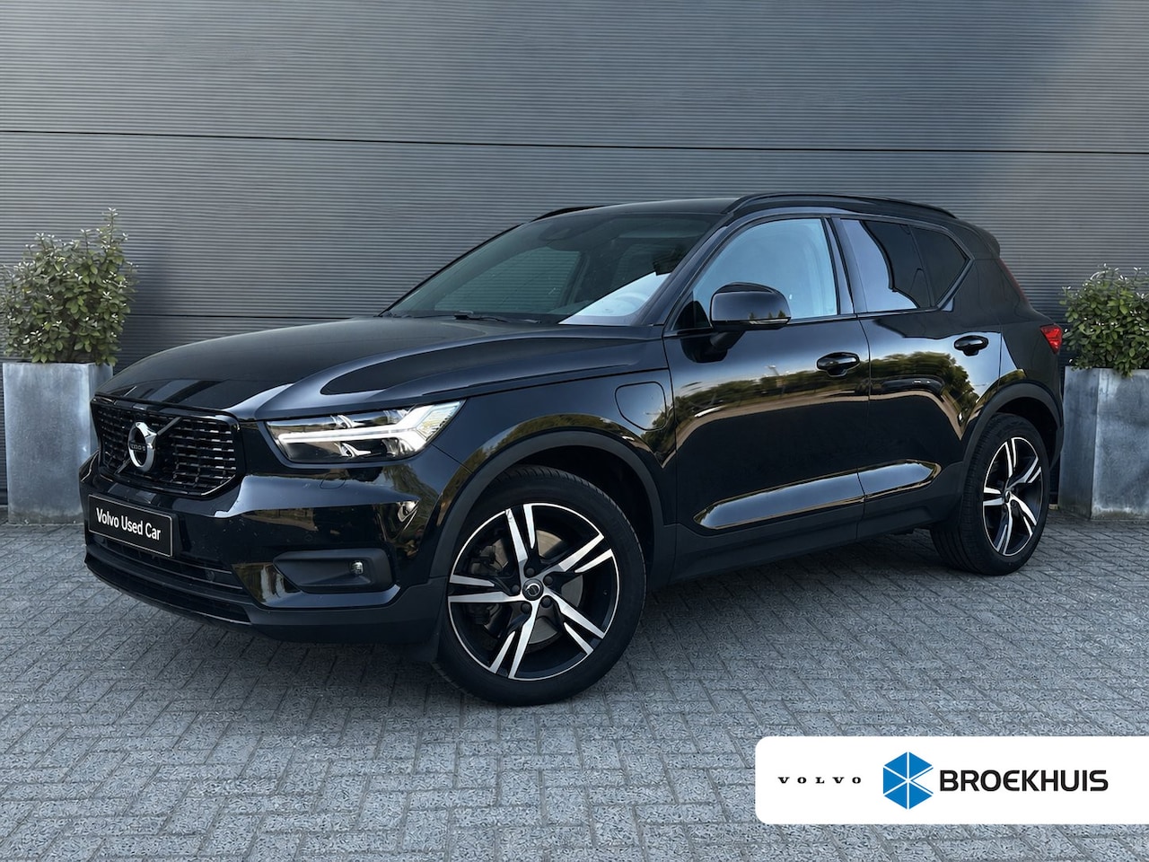 Volvo XC40 - 1.5 T5 Recharge R-Design | Achterbank verwarmd | Achteruitrijcamera | Extra getint glas - AutoWereld.nl