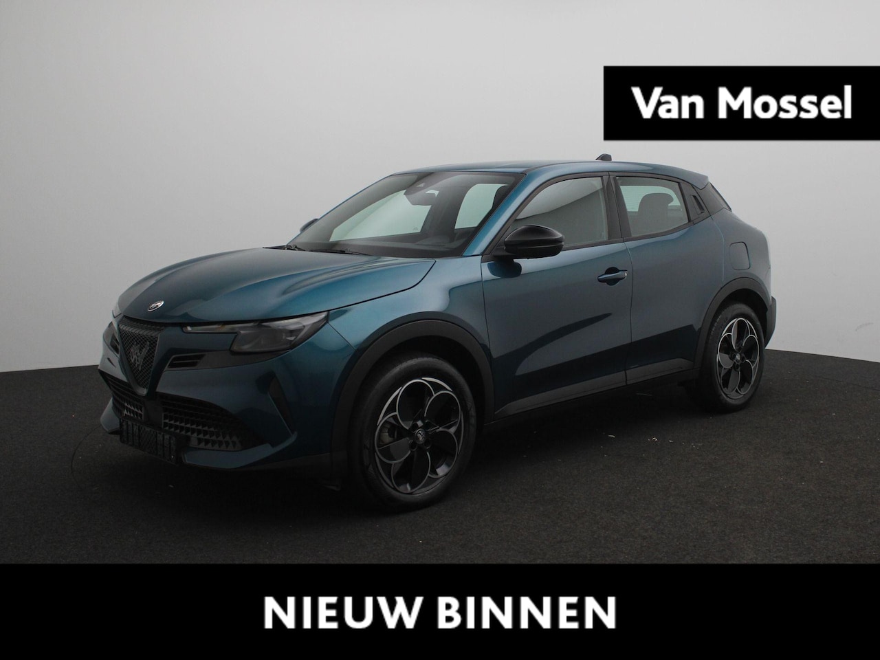 Alfa Romeo Junior - Elettrica 54 kWh | Apple Carplay/Android Auto | Cruise Control | Climate Control | Lichtme - AutoWereld.nl