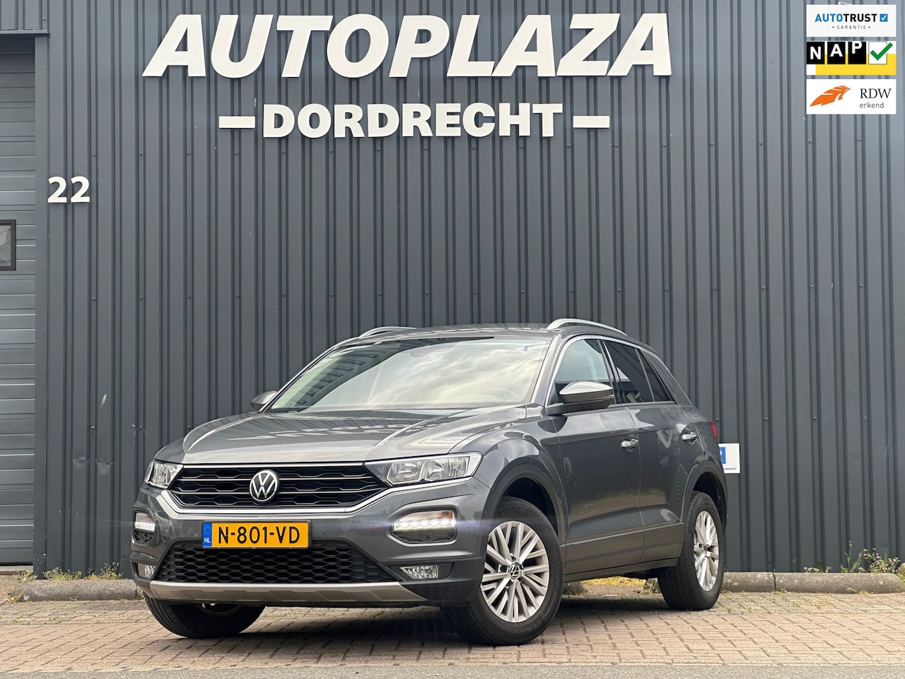 Volkswagen T-Roc - 1.5 TSI Style DSG - AutoWereld.nl