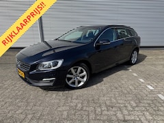 Volvo V60 - 1.5 T3 Momentum, Automaat, Navigatie, nwe Distributie, extra winterset