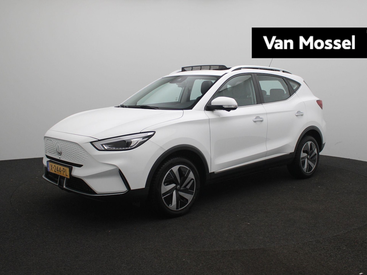 MG ZS - Long Range Luxury 70 kWh | WORDT VERWACHT | Apple Carplay/Android Auto | Achteruitrijcamer - AutoWereld.nl