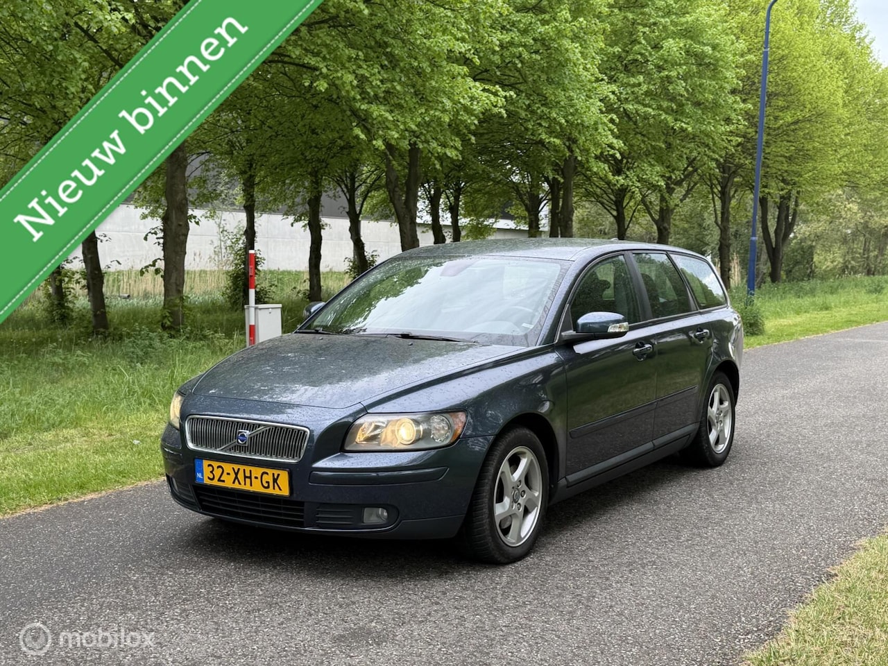 Volvo V50 - 2.4 Edition II*AUTOMAAT*ONDERHOUDEN*TREKHAAK*AIRCO - AutoWereld.nl