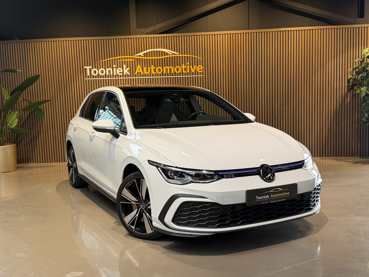 Volkswagen Golf - 1.4 eHybrid GTE Panorama Vol leder interieur met Memory, Navigatie afneembaar Trekhaak - AutoWereld.nl