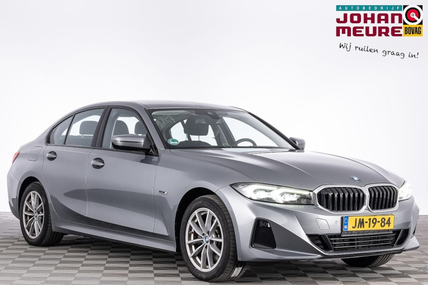 BMW 3-serie - 320 e Business Line *FACELIFT* Full LED | NAVI | PHEV *BEVRIJDINGSDAG 05 mei OPEN!* - AutoWereld.nl