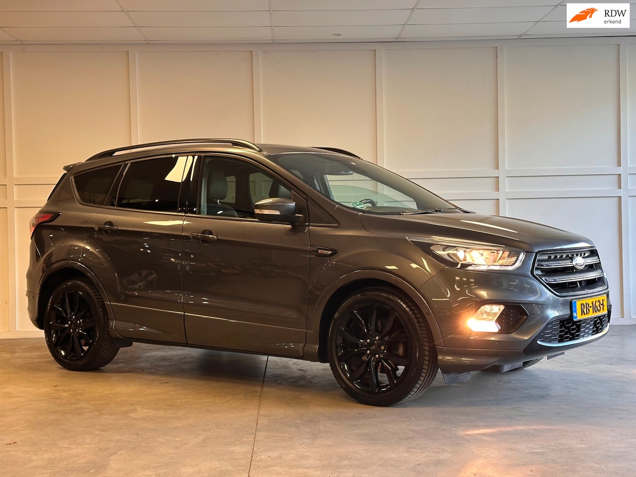 Ford Kuga - 1.5 EcoBoost ST Line / 2017 / Panorama / trekhaak / 150PK - AutoWereld.nl