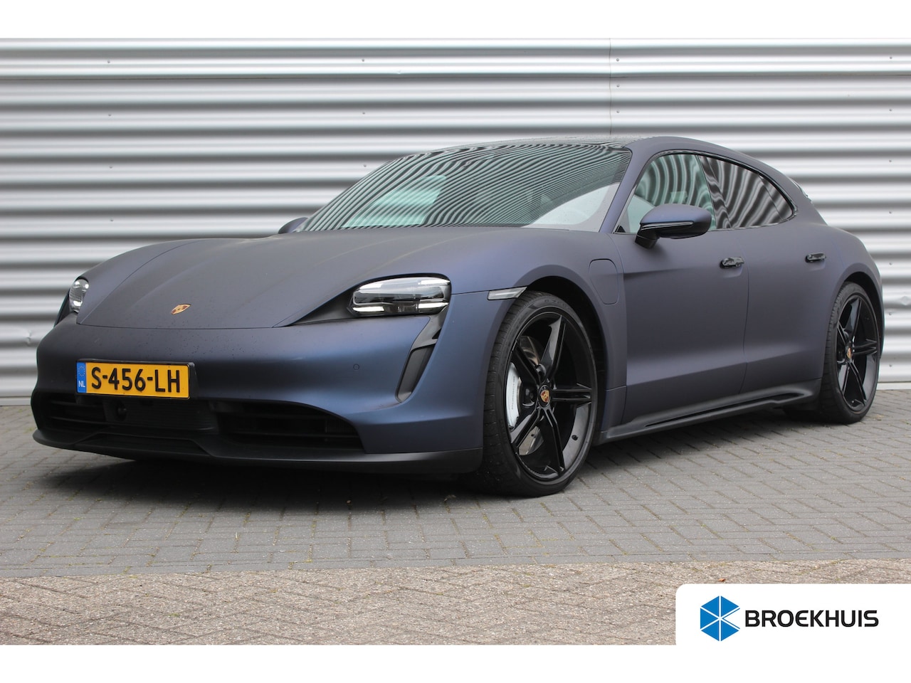 Porsche Taycan Sport Turismo - 93KWH 475PK PERFORMANCE / LED MATRIX / PERFORMANCE BATTERY / PORSCHE SERVICE BUNDEL / PANO - AutoWereld.nl