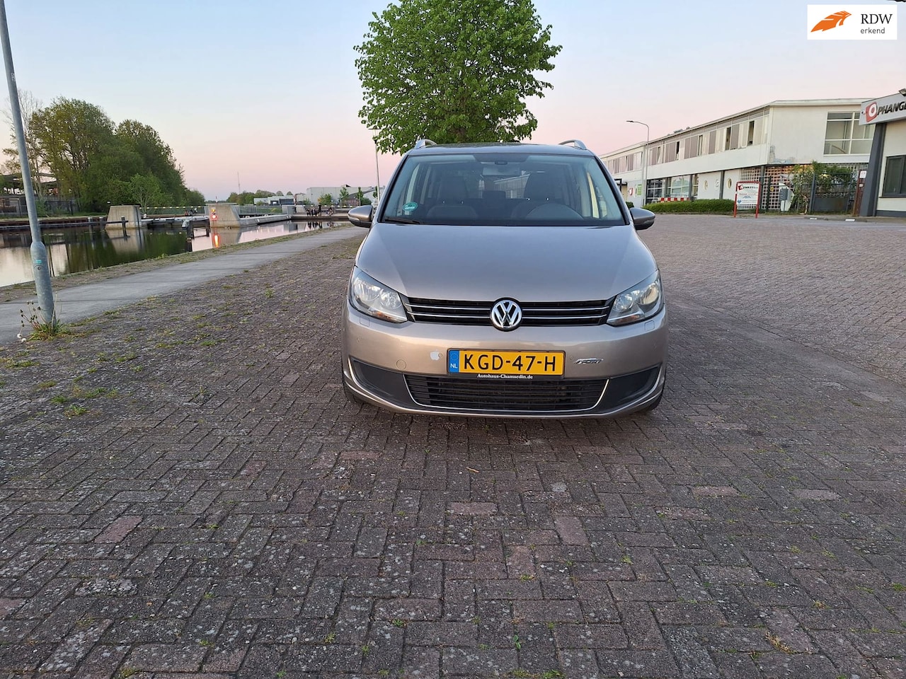 Volkswagen Touran - 1.4 TSI Trendline 7p.Automaat,Airco,Carplay - AutoWereld.nl