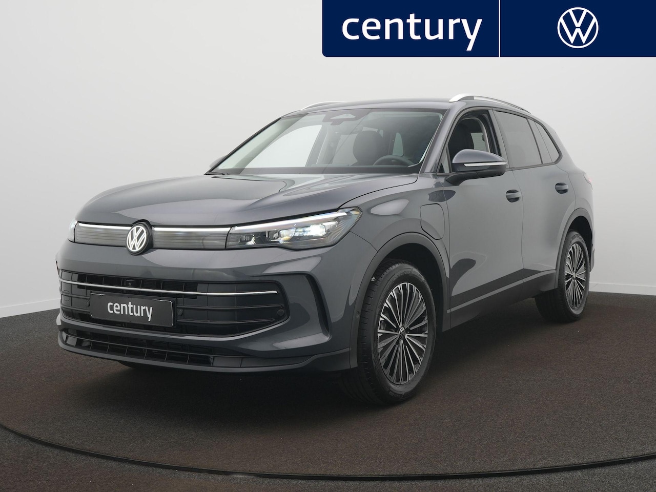 Volkswagen Tiguan - 1.5 TSI Life Automaat - IQ light - Trekhaak - Navigatie - ACC - 360 Camera - Stoelverwarmi - AutoWereld.nl