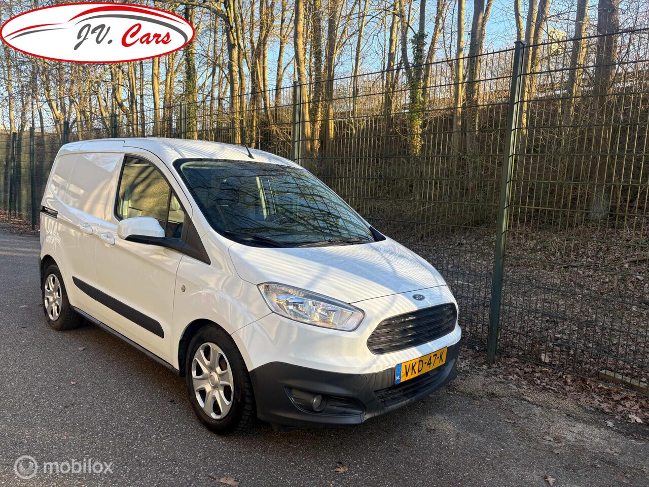 Ford Transit Courier - 1.5 TDCI Ambiente Start&Stop 1.5 TDCI Ambiente Start&Stop - AutoWereld.nl