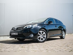 Toyota Avensis - 1.8 VVTi Business | Camera | Trekhaak | Leder alcantara | Stoelverwarming | nette auto |
