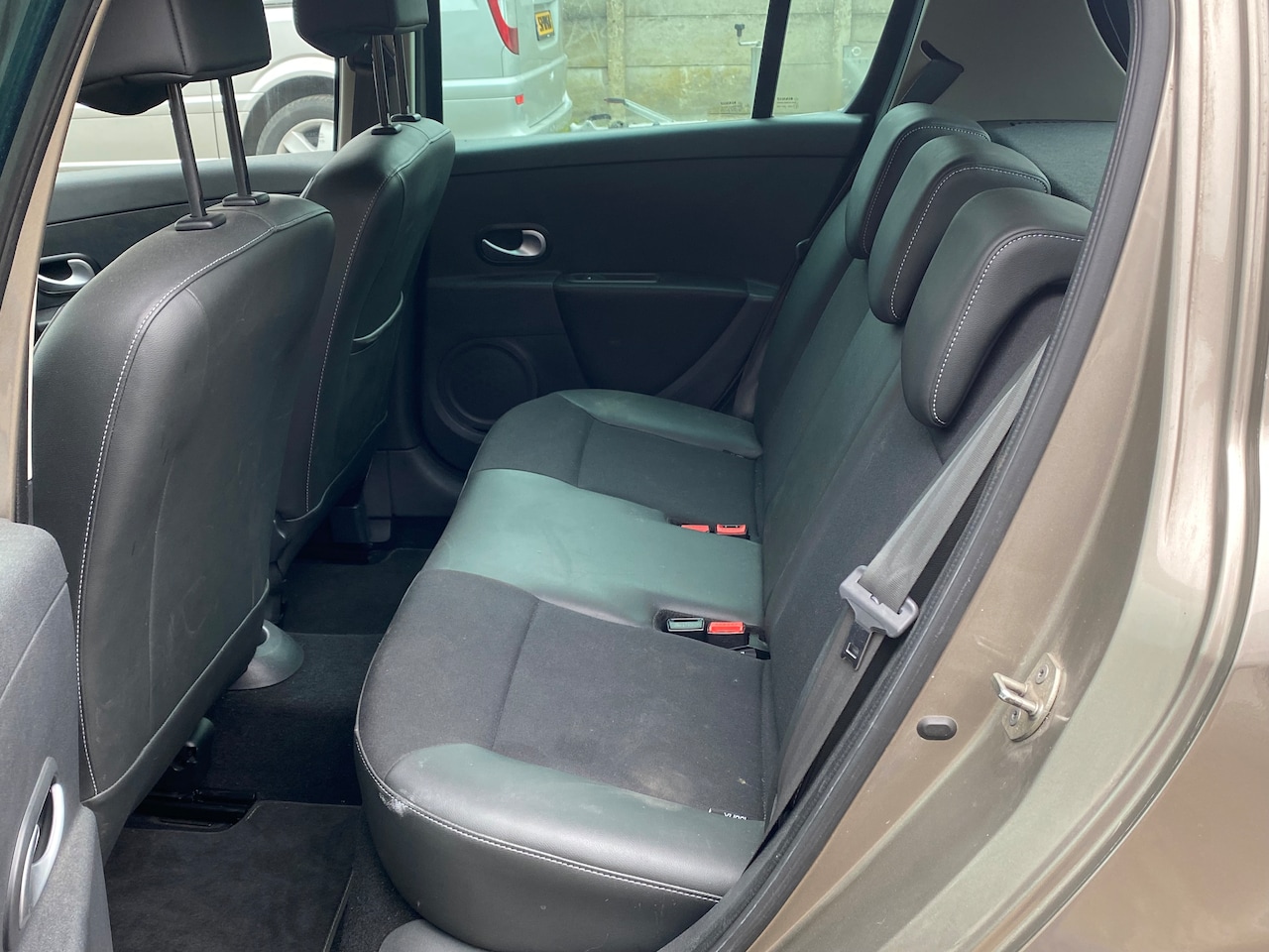 Renault Clio - 1.6  Night & Day afleveringsklaar !!!