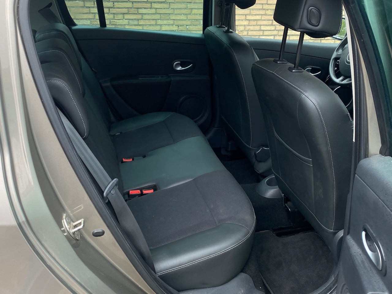 Renault Clio - 1.6  Night & Day afleveringsklaar !!!