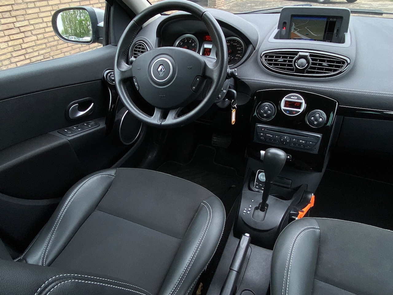 Renault Clio - 1.6  Night & Day afleveringsklaar !!!