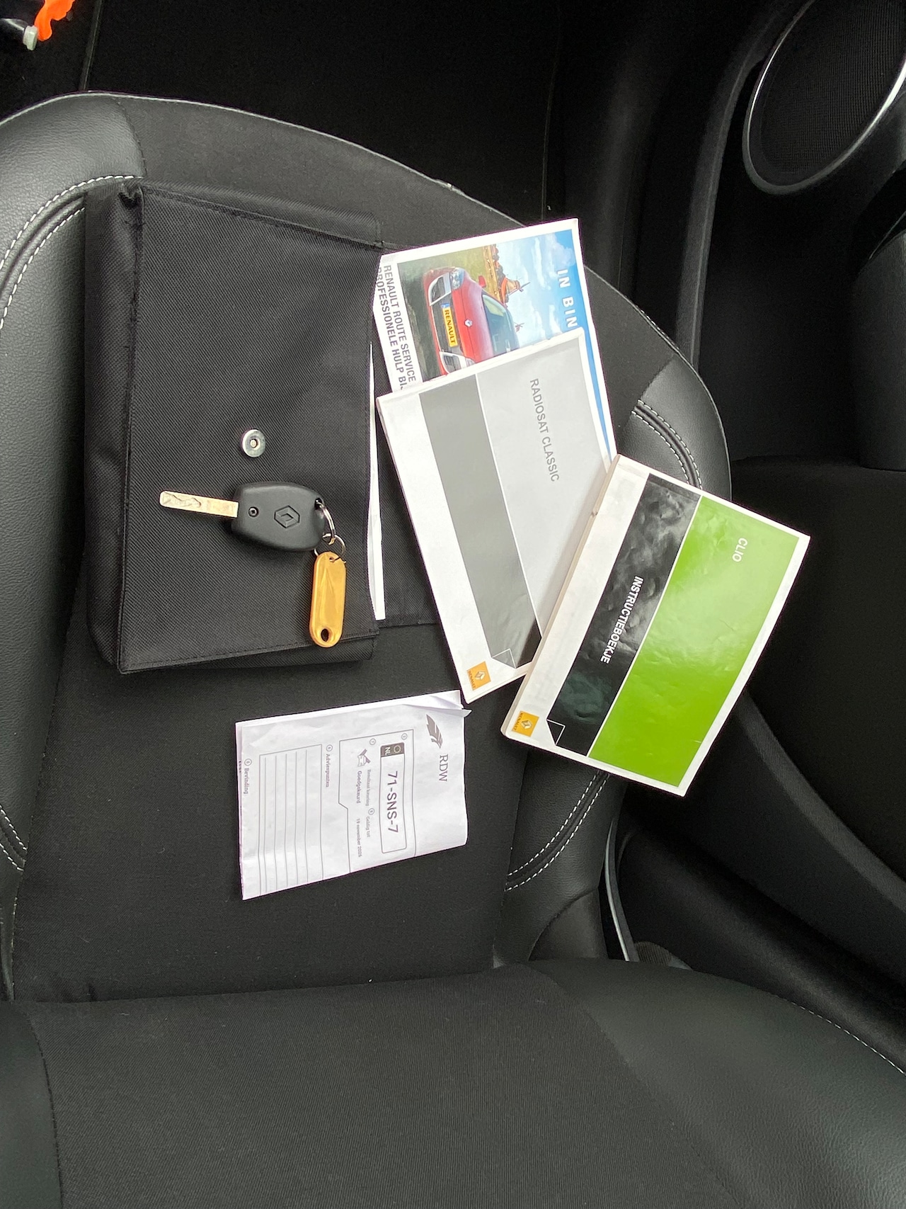 Renault Clio - 1.6  Night & Day afleveringsklaar !!!