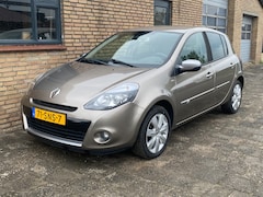 Renault Clio - 1.6  Night & Day afleveringsklaar !!!