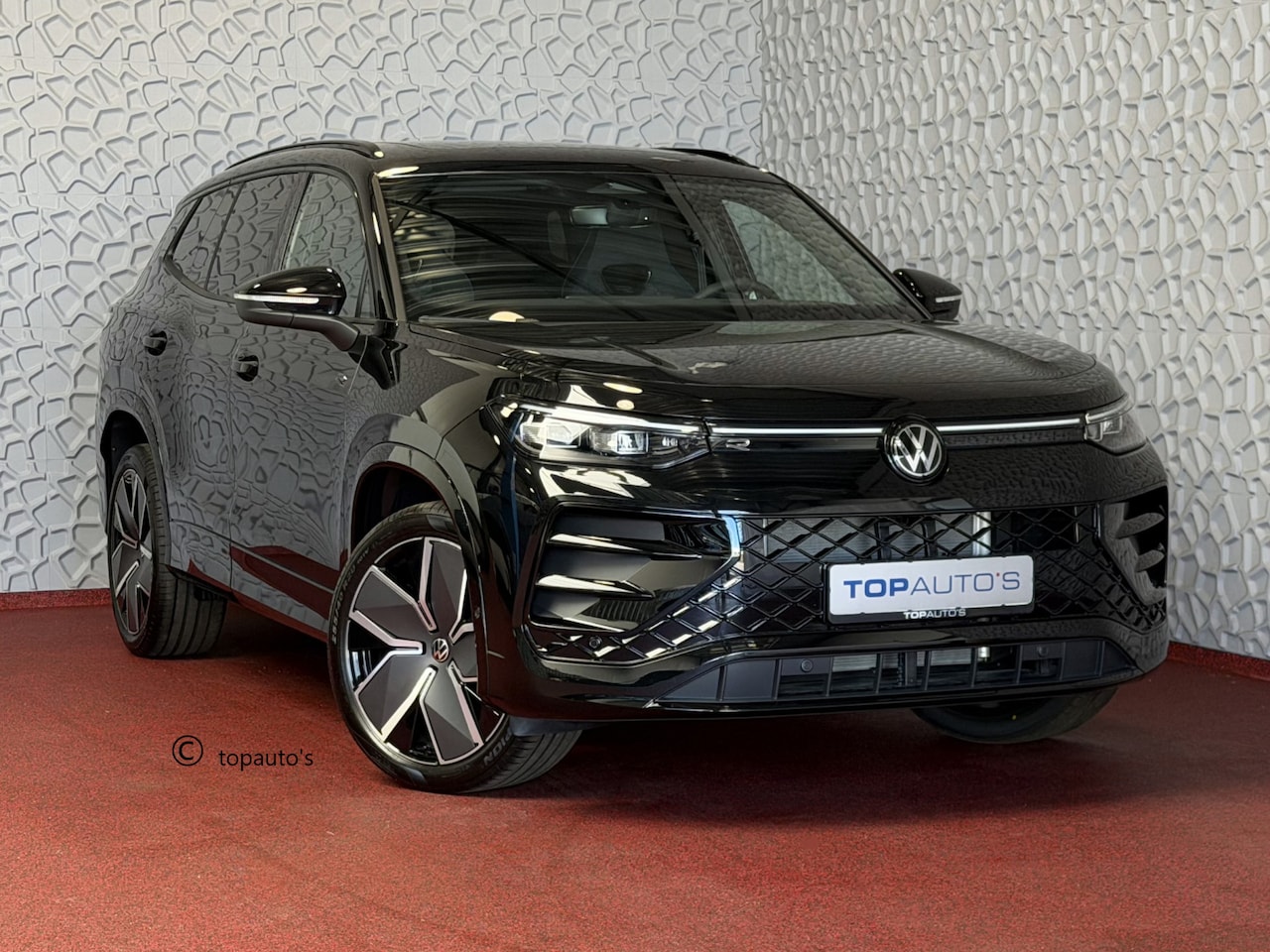 Volkswagen Tayron - 1.5 eHybrid 272PK R-LINE SCHUIFDAK VW.TREKHAAK BLACK-STYLE 20''LMV PANO ERGO.STOEL MASSAGE - AutoWereld.nl