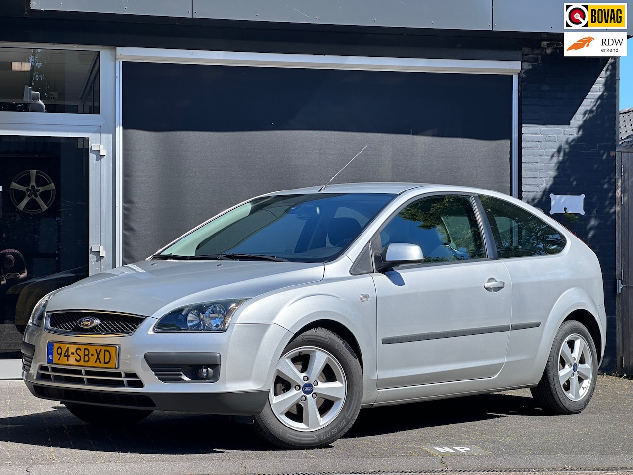 Ford Focus - 1.6-16V Futura ORGINEEL NL / AIRCO / ELEKT RAMEN - AutoWereld.nl