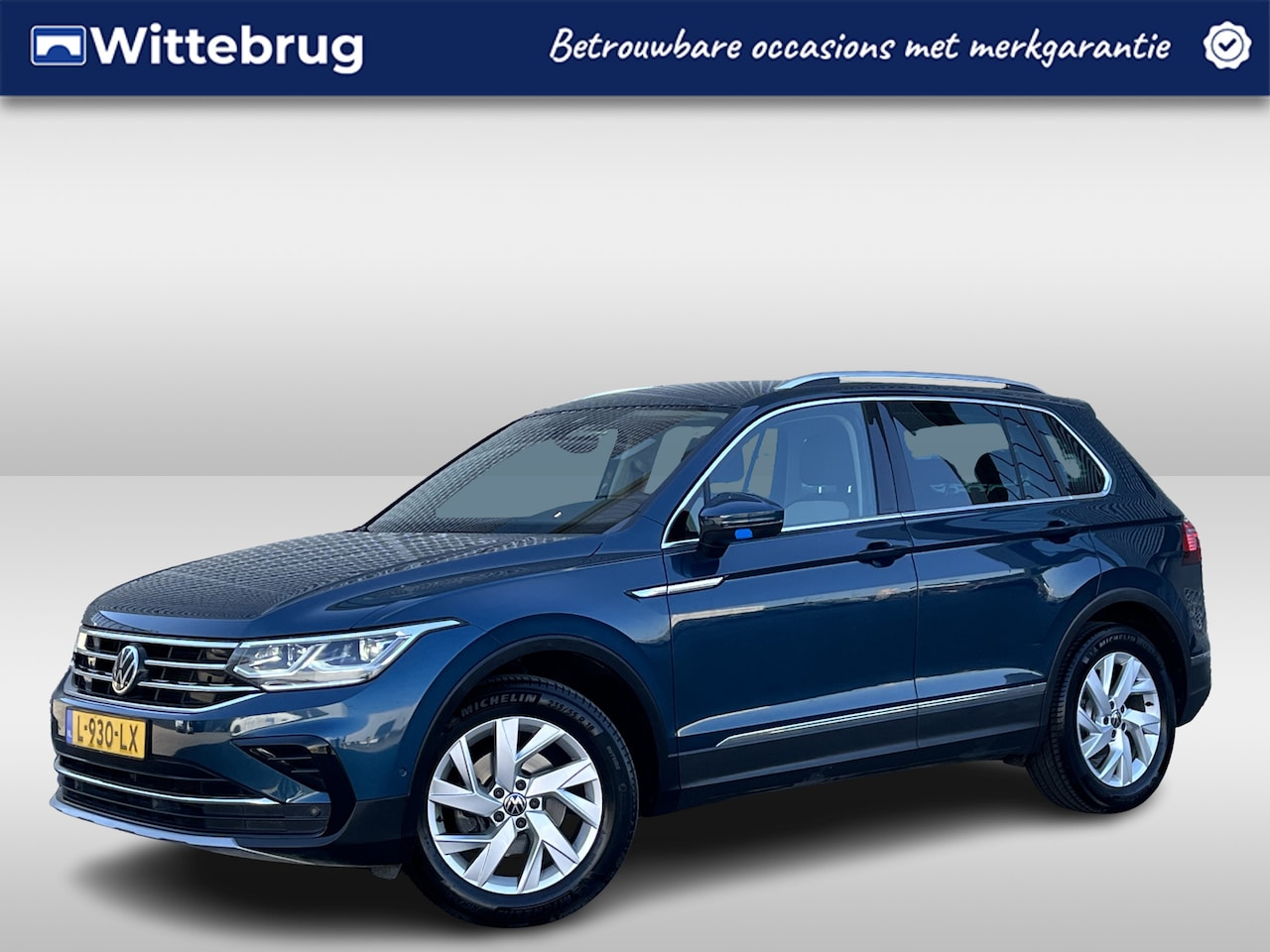 Volkswagen Tiguan - 1.5 TSI Elegance / Navigatie / App connect / Camera / Parkeer sensoren V+A / LED / Lichtme - AutoWereld.nl