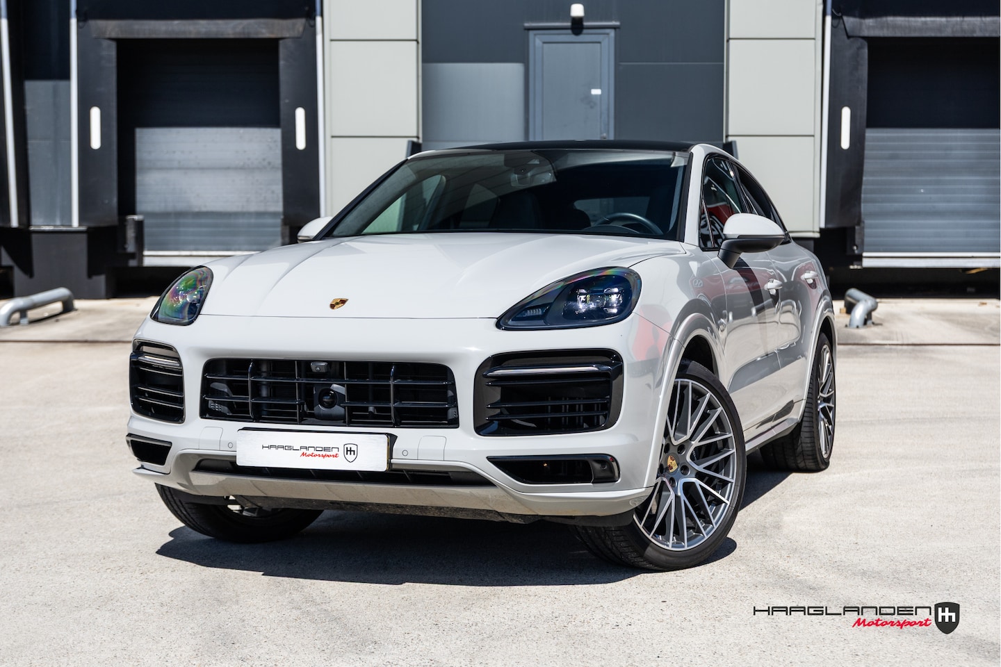 Porsche Cayenne Coupé - 3.0 E-Hybrid Platinum Edition 37000 km - AutoWereld.nl