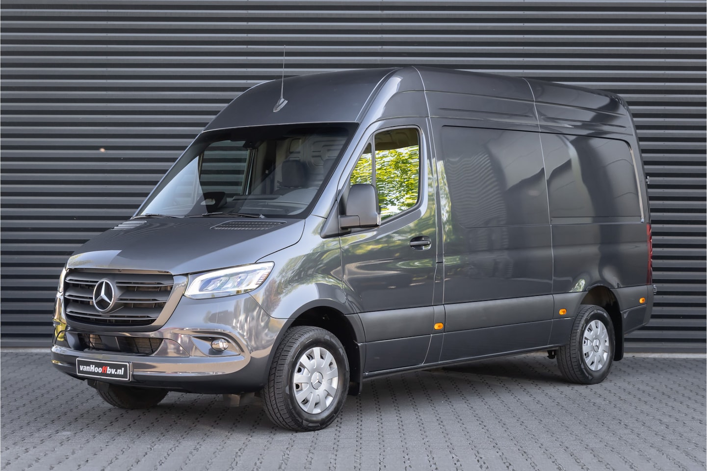 Mercedes-Benz Sprinter - 317 L2H2 Select 3.500kg trek - LED - Camera - AutoWereld.nl