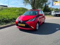 Toyota Aygo - 1.0 VVT-i x-play Navi, Camera, tel
