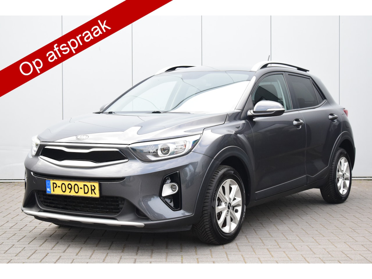 Kia Stonic - 1.2 MPi ComfortPlusLine Navigator Ecc Stuur/Stoelverwarming 104dkm! - AutoWereld.nl
