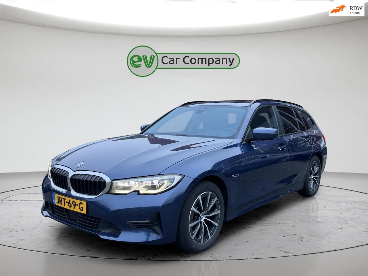BMW 3-serie Touring - 320e High Executive | M Sportpakket | Panoramadak | 360 Camera | Elektrische & verwarmde s - AutoWereld.nl