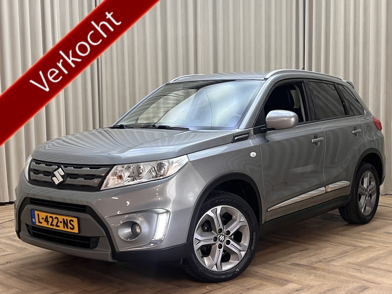 Suzuki Vitara - 1.6 Comfort *Afn. Trekhaak* Navigatie / Cruise / Camera / ECC-Clima / 17" LMV / Dakspoiler - AutoWereld.nl