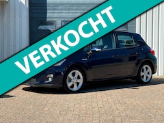 Toyota Auris - 1.8 Full Hybrid Executive 2e EIG / NAVI / LEER