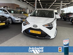 Toyota Aygo - 1.0 VVT-i X-Play 5-drs. CAMERA/CARPLAY/LIMITER/AIRCO/MEDIA