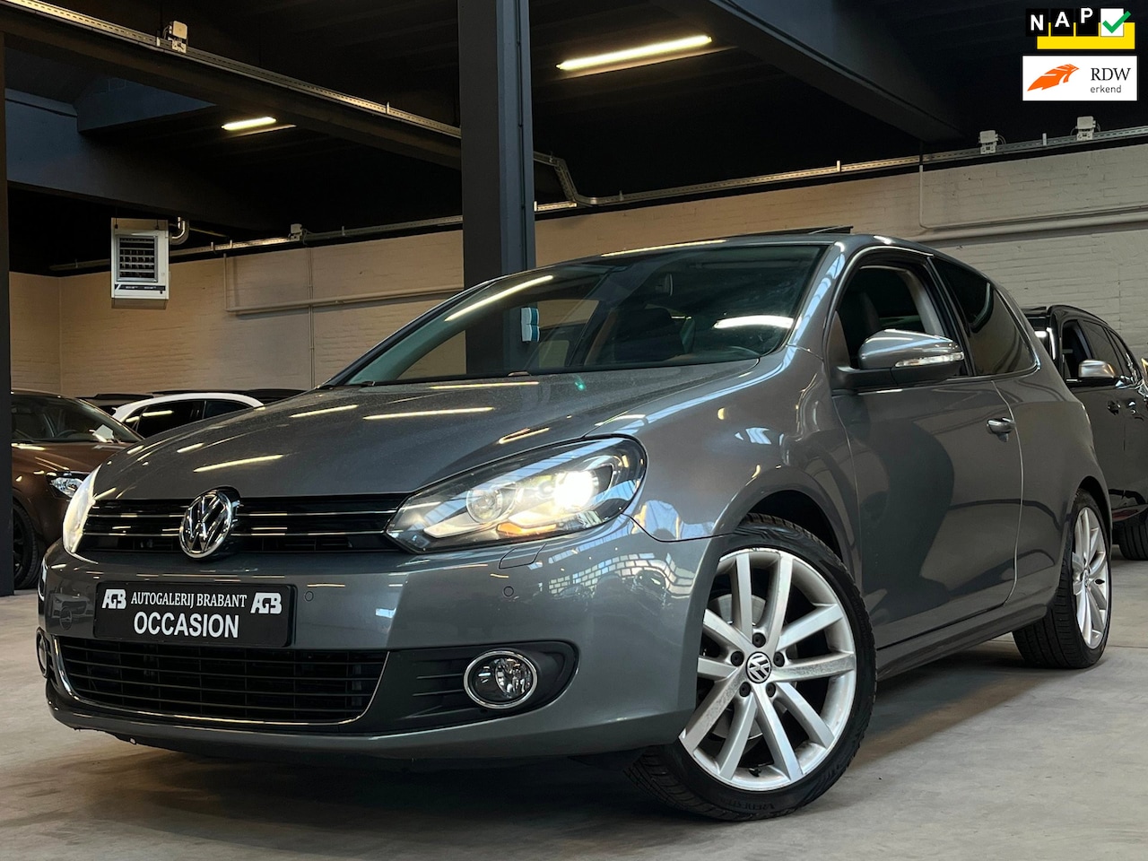 Volkswagen Golf - 1.4 TSI Highline Dakraam/Xenon/Trekhaak - AutoWereld.nl