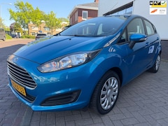 Ford Fiesta - 1.0 Style/Airco/2e eigenaar/Aux/Elek-pakket/Dealer-onderhouden/Trekhaak